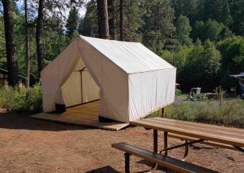 Brooks memorial Wall Tent with picnic table
