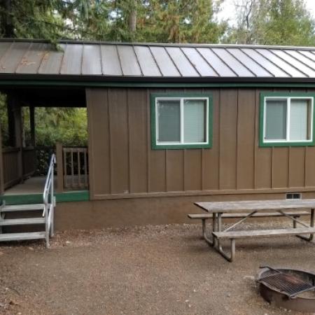 Deception Pass Quarry Pond Cabin with picnic table and firepit
