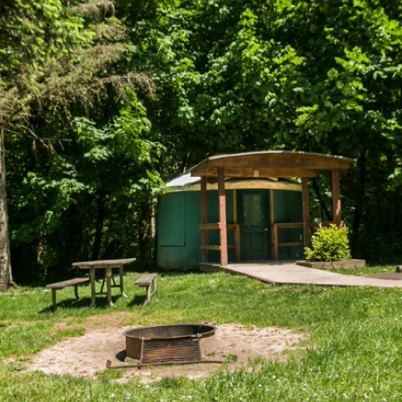Paradise Point Yurt with picnic table and firepit