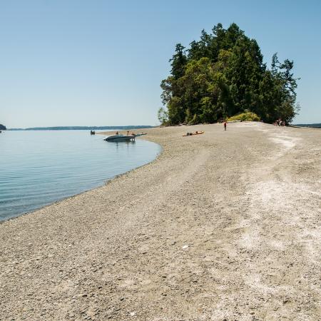 Cutts Island low tide spit beach boating and kayaking puget sound