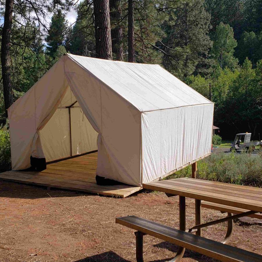 Brooks memorial Wall Tent with picnic table