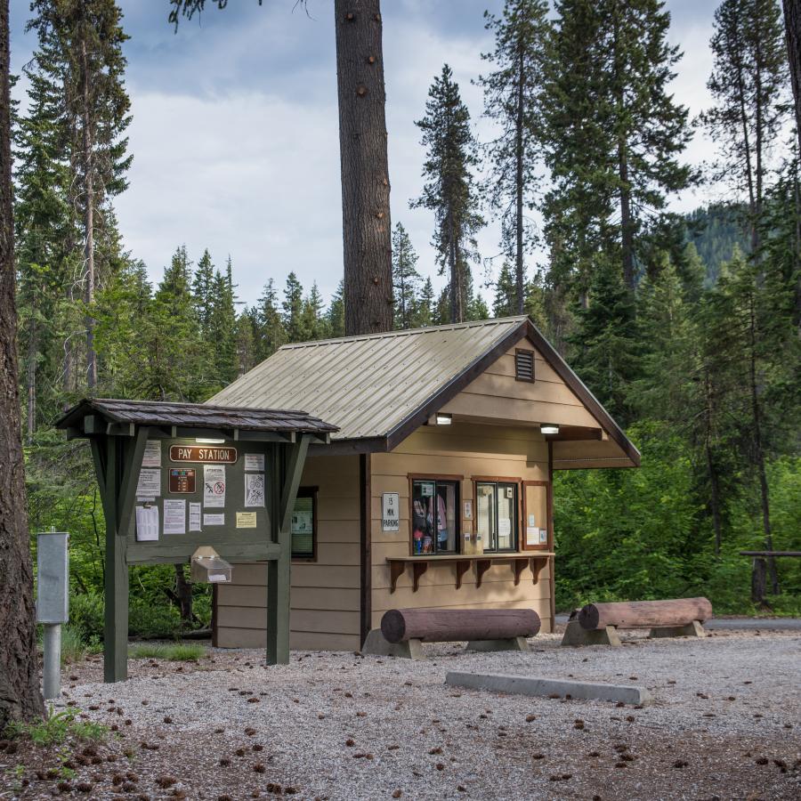 Lake Wenatchee, visitor center, information, things to do, concierge, maps, pamphlets  