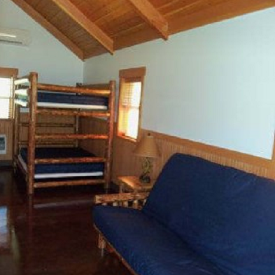 Lincoln Rock Deluxe Cabin Bunkbeds