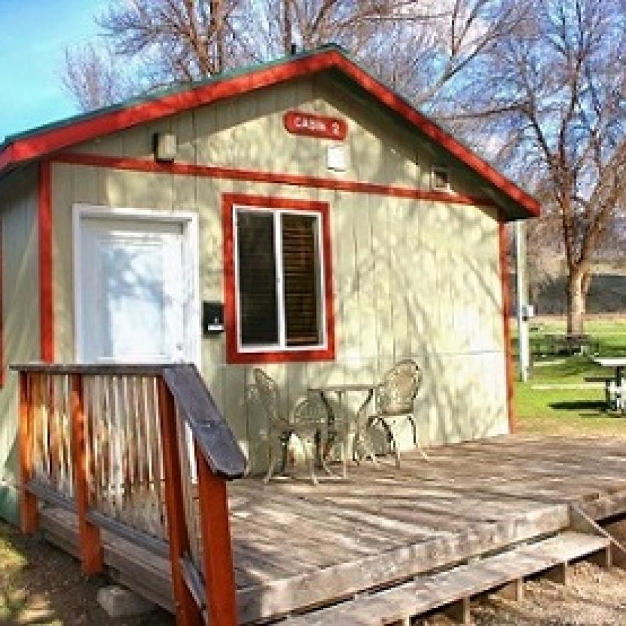 Pearrygin Lake Cabin C2 Exterior